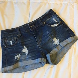 Ripped denim shorts